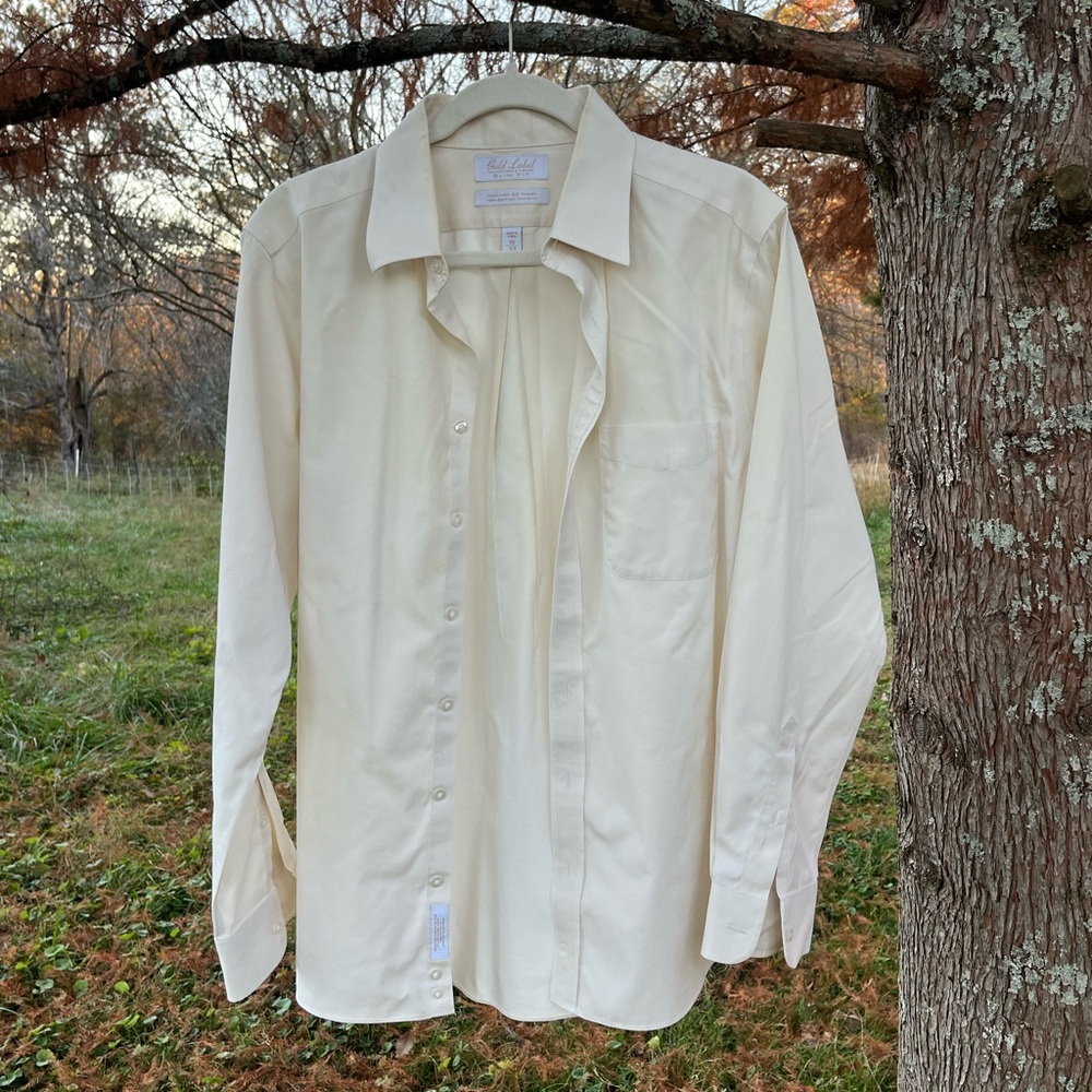 Roundtree & Yorke Men's Cream Button Down Shirt